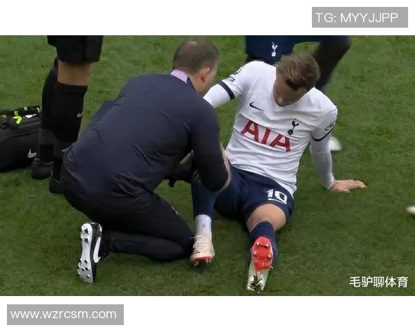足球球星激烈对抗瞬间撞面伤情揭秘 球场英雄如何应对意外事故